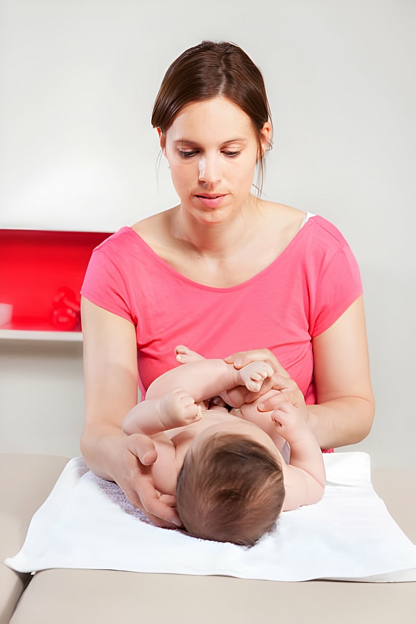 Mother Stops Breastfeeding photo