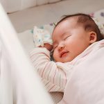 how to get baby to sleep in bassinet photo