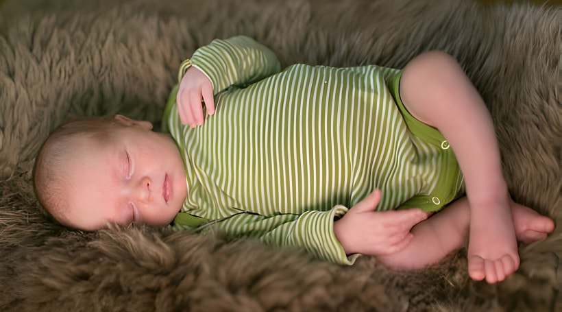 Read more about the article What Should Baby Wear To Sleep?