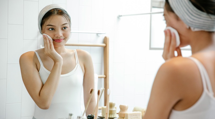 You are currently viewing Say Goodbye to Irritated Skin: How A Gentle Facial Cleanser Can Help