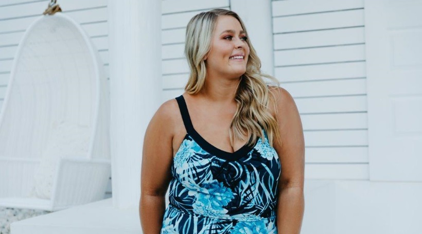 Read more about the article Wave Riders: Finding the Perfect Balance of Comfort and Style in Curvy Swimwear Tops