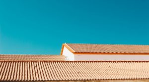 Read more about the article 7 Roofing Colors You Need to Consider