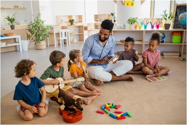 The Montessori Classroom Experience