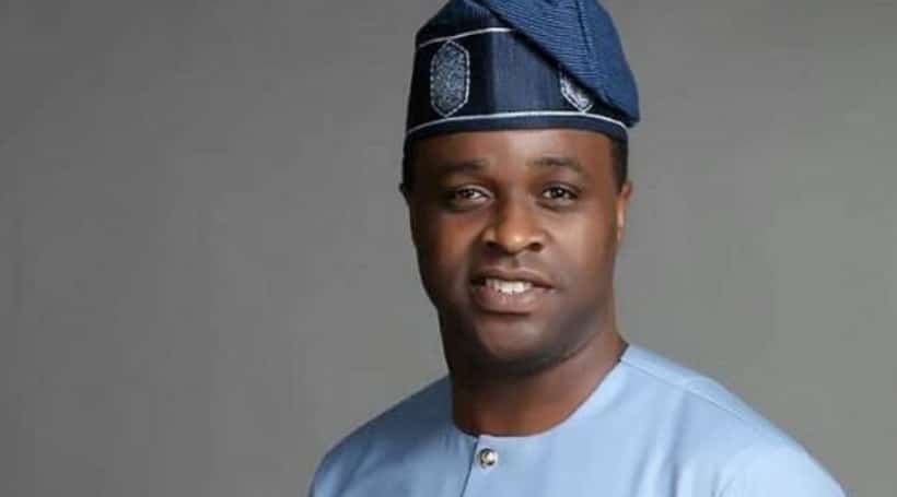 Read more about the article Femi Adebayo Parents, Age, Wife, Brother, Siblings, Twins, Net Worth, Movies