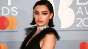 Read more about the article Charli Xcx Parents, Age, Height, Partner, Awards, Ethnicity, Net Worth