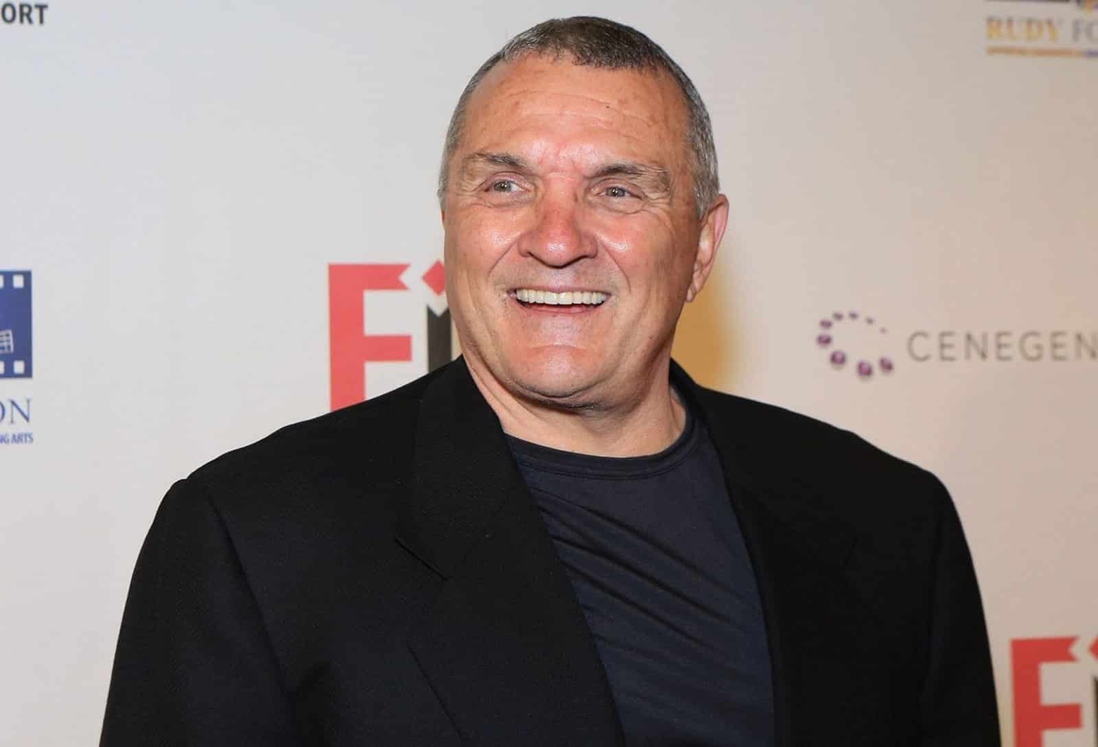 You are currently viewing Rudy Ruettiger’s Net Worth 2025: Inspirational Success Story Revealed