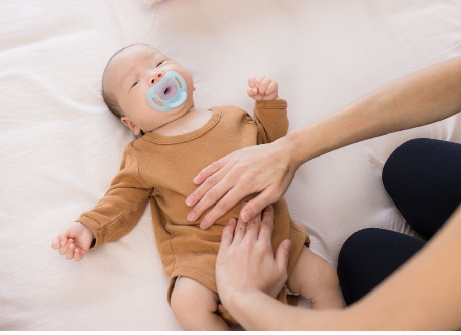 baby constipation causes, symptoms, and home care tips