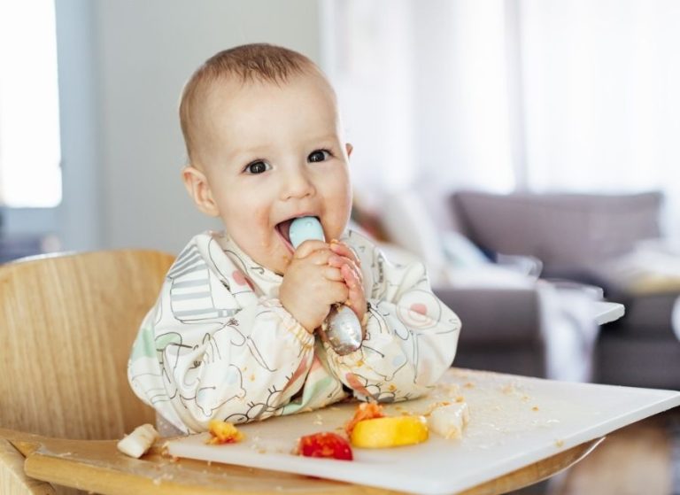How To Help Your Baby Transition To Solid Foods Smoothly how-to-help-your-baby-transition-to-solid-foods-smoothly